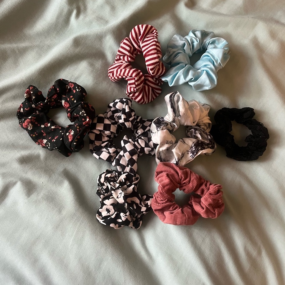 Set of 9 Stylish Scrunchies